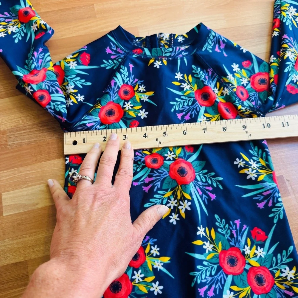 Girls swim shirt/bodysuit 4/5 floral with zipper